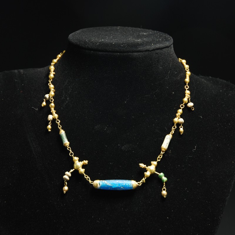 ancient roman gold necklace